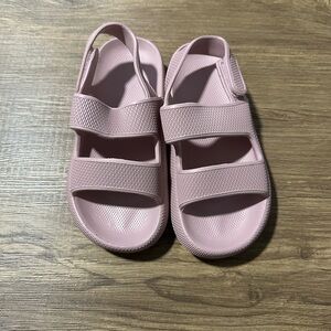 Girls sandals size 1